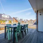 Holiday home In Waterpark With Private Jetty Uitgeest