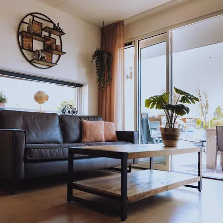 בית נופש In Waterpark With Private Jetty