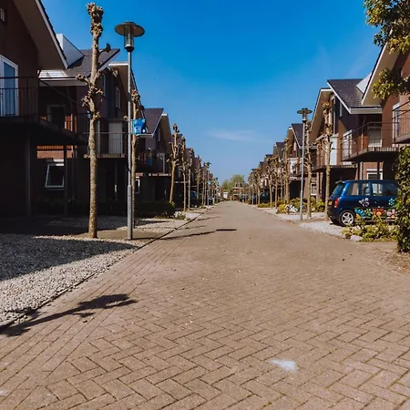 Cozy House With Dishwasher, Not Far From Amsterdam *
