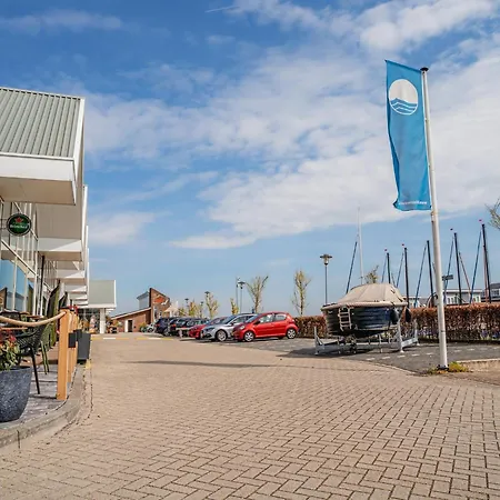 In Waterpark With Private Jetty *