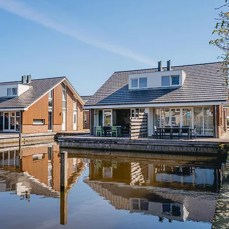 בית נופש In Waterpark With Private Jetty Uitgeest