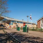 Holiday home In Waterpark With Private Jetty Uitgeest